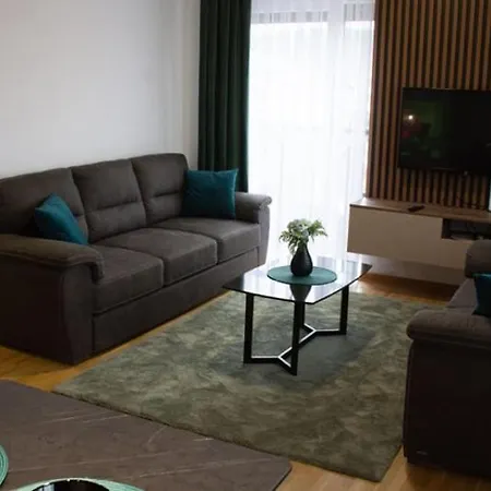 Royal S 67 & Free Parking *