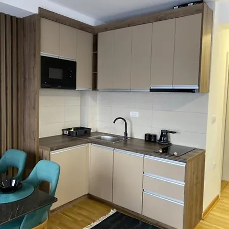 Royal S 67 & Free Parking