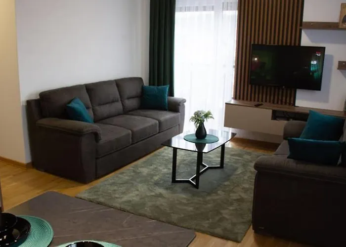 Royal S 67 & Free Parking *