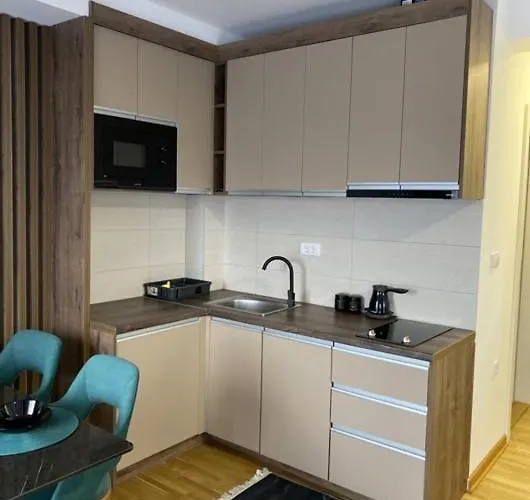 Royal S 67 & Free Parking