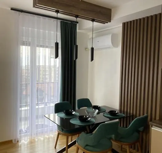 Royal S 67 & Free Parking *